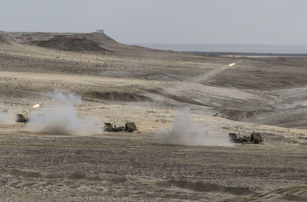الحرس الثوري ينفي الهجمات خلال وقف إطلاق النار.. ماذا يحدث في الخليج؟